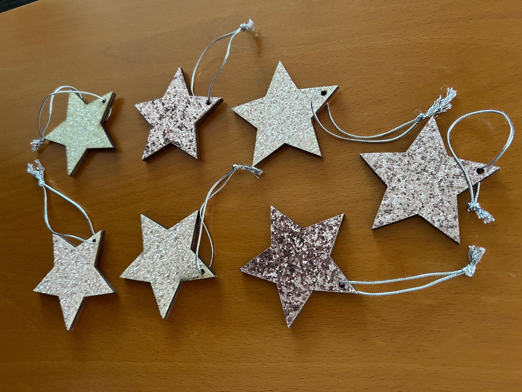 Toutes les décorations: 7 Stück Glitzersterne – D'occasion à Olten par Pablo7 2
