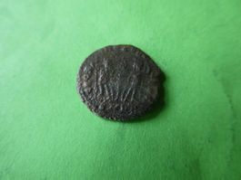 uralte Bronzemünze 15 mm     1.34 g