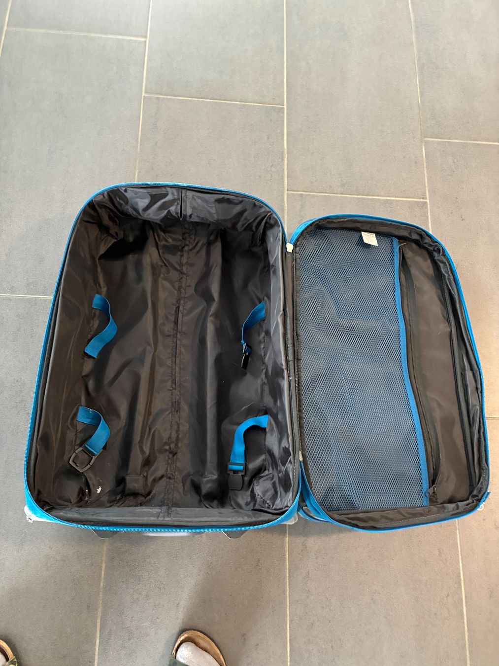 Reisekoffer: Rolli Koffer – Gebraucht aus Hendschiken von zkos 3