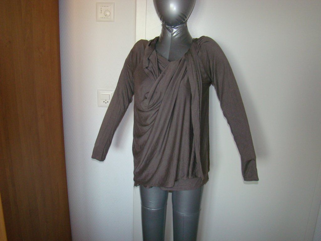 Gilets: Gilet - pull, transformable laura – Neuf avec emballage d'origine à Lussery-Villars par pousinete02 4