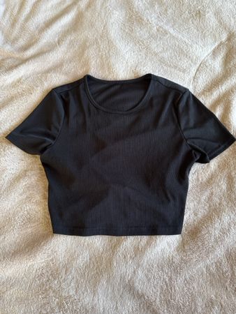 Schwarzes Cropped Ribtop Gr. S — Perfekt für den Sommer! ☀️