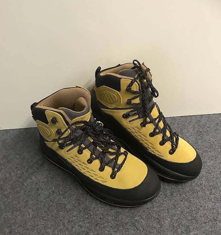Chaussures hommes: Neue Wanderschuhe Grösse 42 – D'occasion à Kerns par inspo