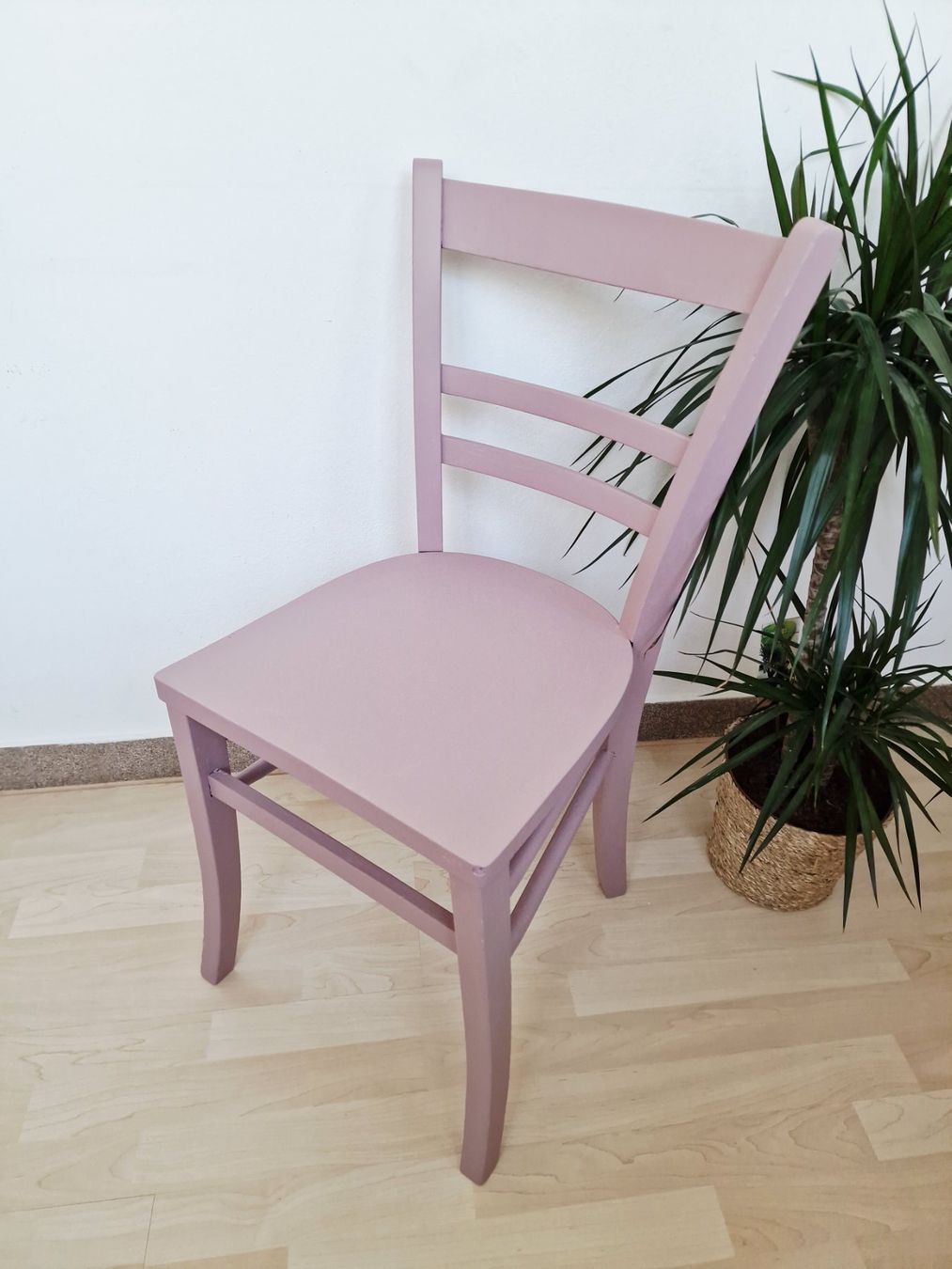 Sedie: Antiker Stuhl in frischem Design "Re-New" – Usato da Hallau venduto da CHACLA 1