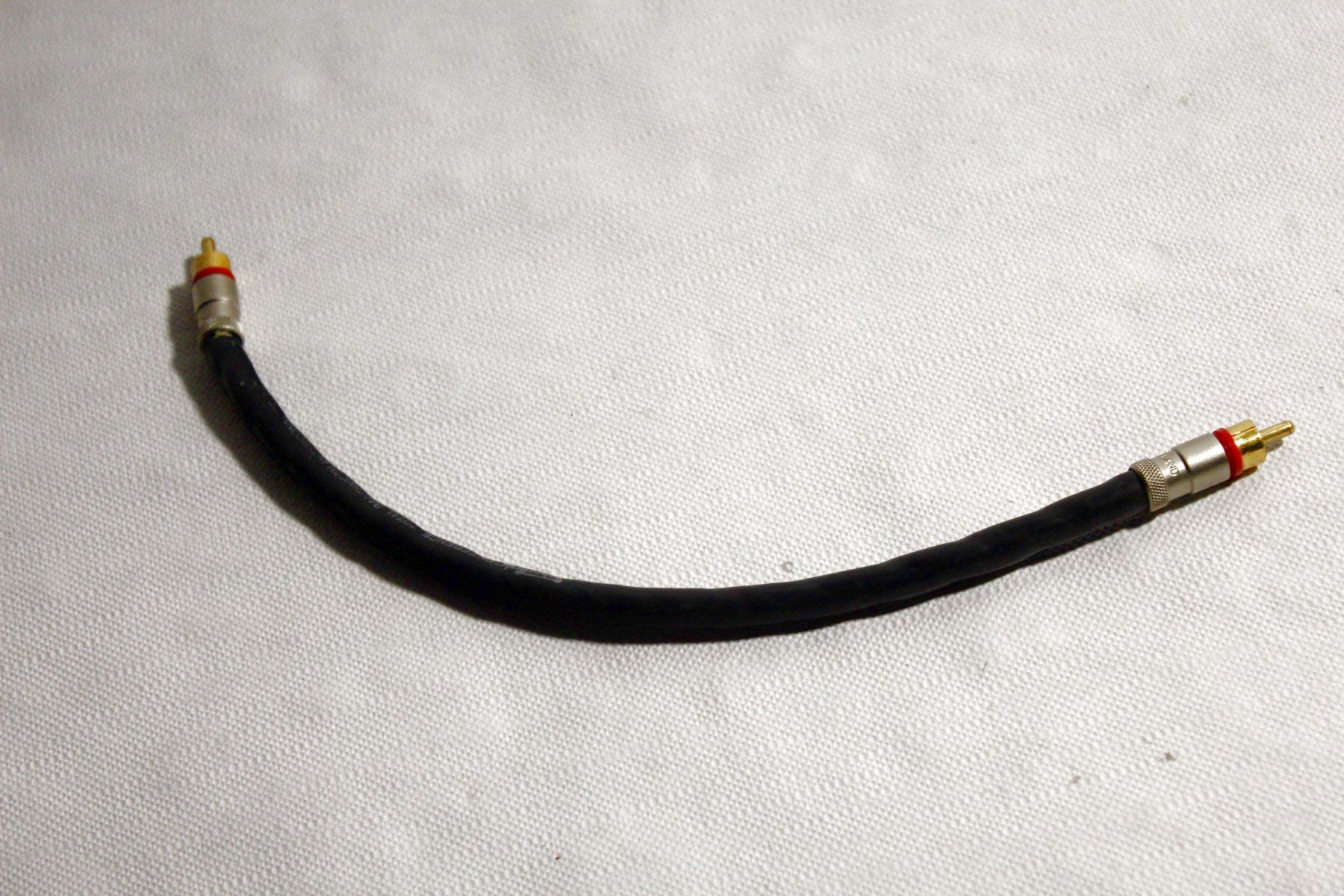 Câbles: Vintage SME - Monokabel oder zwei originale RCA - Stecker – D'occasion à Bern par Vitaneuf