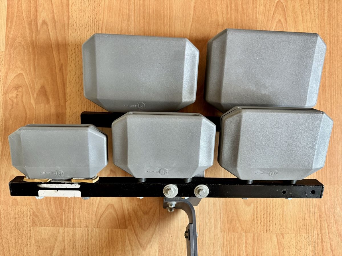 Strumenti musicali: LP Granite Blocks mit Tragegestell und Drumsticks – Usato da Gommiswald venduto da Aloha.Spirit 6