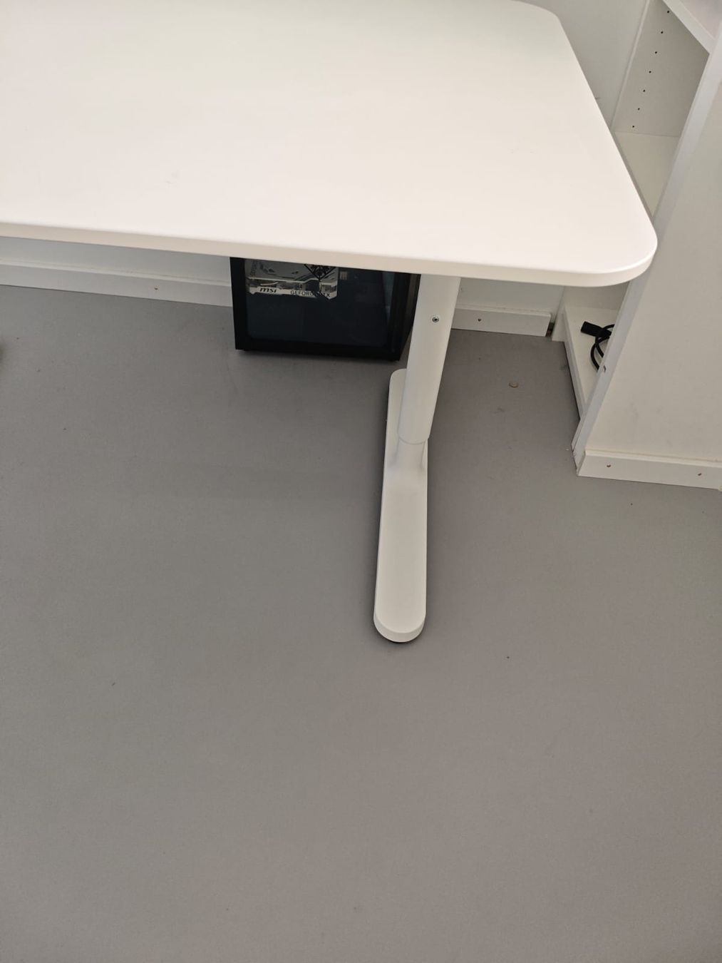 Ikea Scrivanie: bureau blanc 120x80 – Usato da Orbe venduto da don_ym8h 2