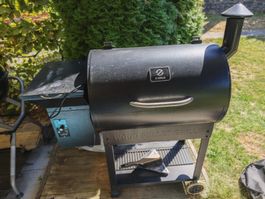 Z Grills Wood Pellet Grill ZPG-7002B / Smoker