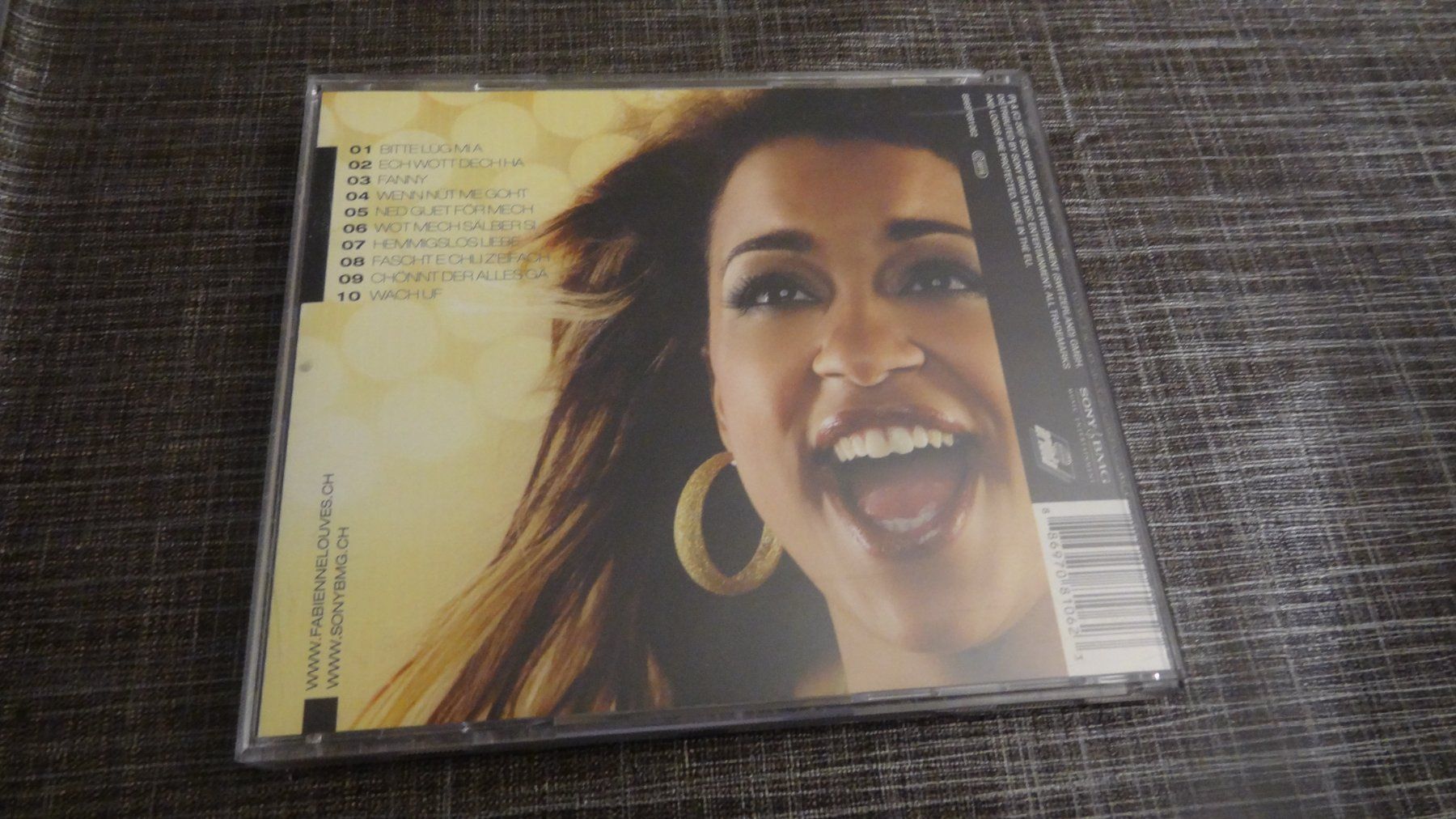CD: Fabienne Louves - Schwarz uf Wiss CD – Usato da Olten venduto da Disc-Ausverkauf 1
