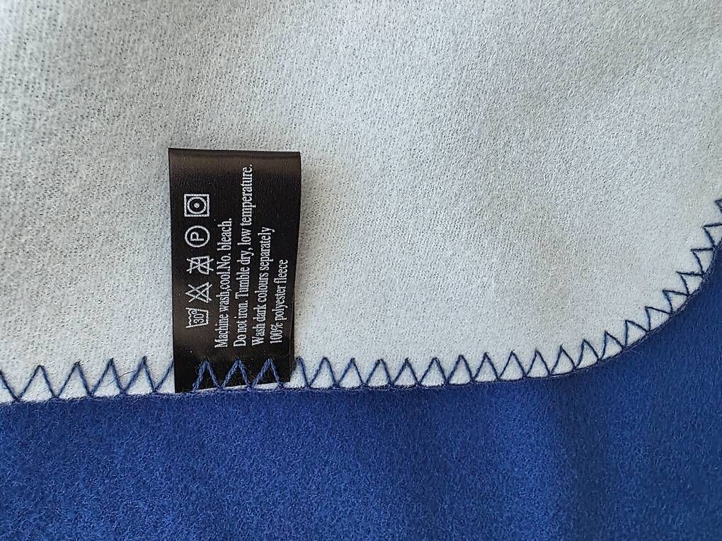 Decken: Zweifarbige Fleecedecke mit Beutel  – Neu und originalverpackt aus Urtenen-Schönbühl von ger_bx2c 2