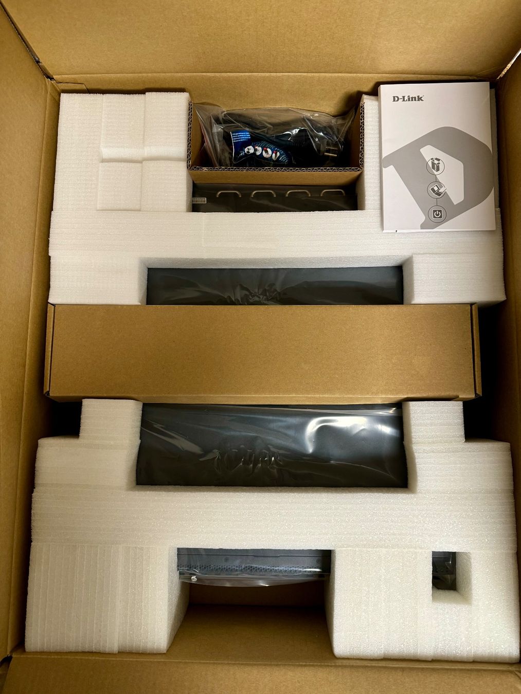 Schalter: Layer 3 Stackable 100G / 10G Managed Switches – Gebraucht aus Gams von Esxi 2