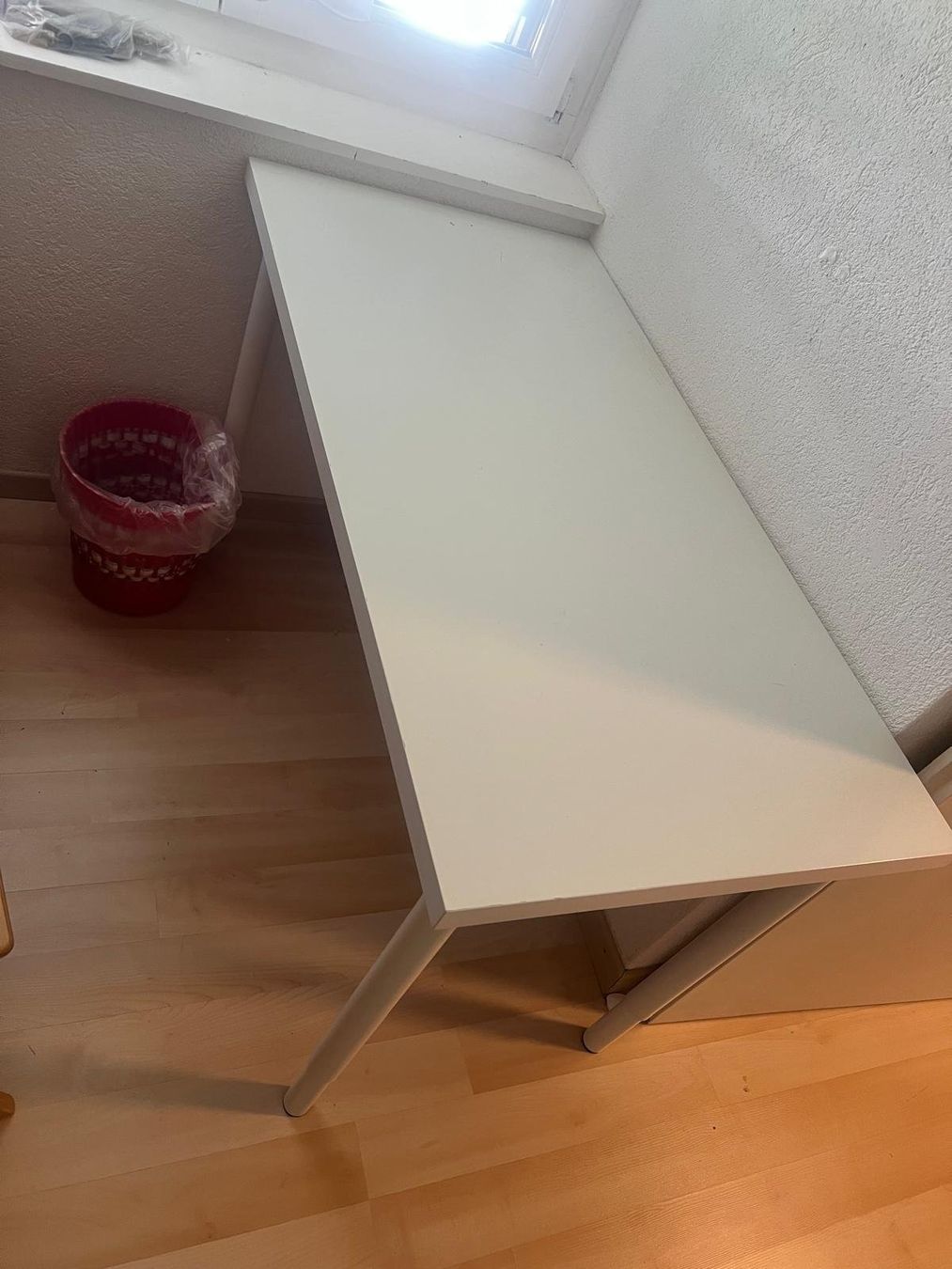 Ikea Schreibtische: weisser Tisch höhenverstellbar – Gebraucht aus Nänikon von jeannine20 2