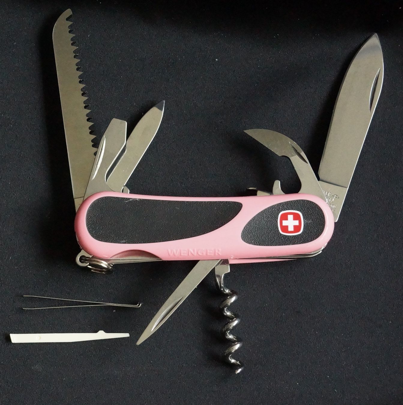 Wenger Taschenmesser: Wenger  Evolution S13 Rosa. Neu. Mit Klingen Arretierung. – Neu und originalverpackt aus Thun von Dl3604 5