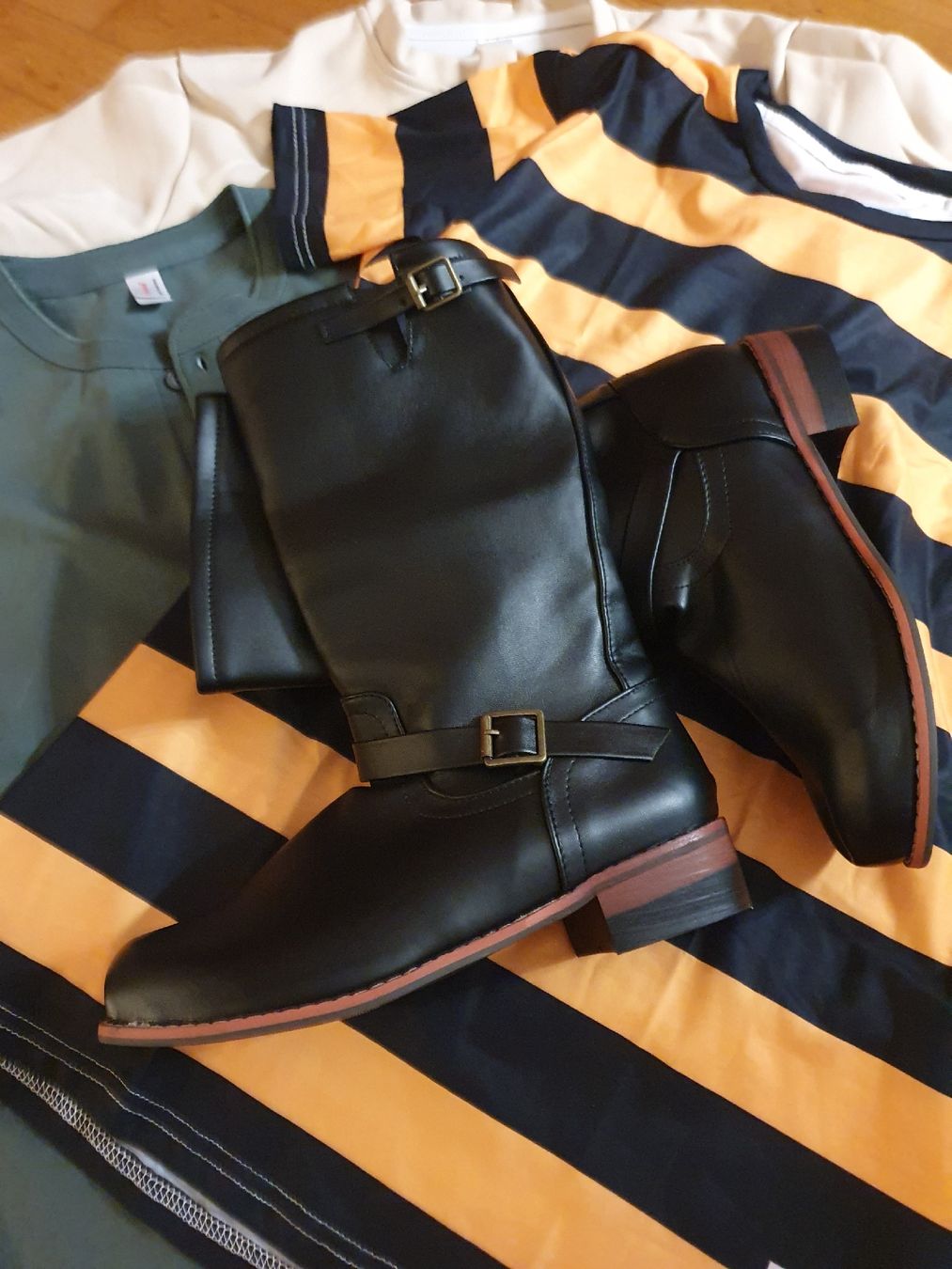 Costumi: Vintage Fasnachts Kleider – Nuovo (secondo la descrizione) da Kriens venduto da delee