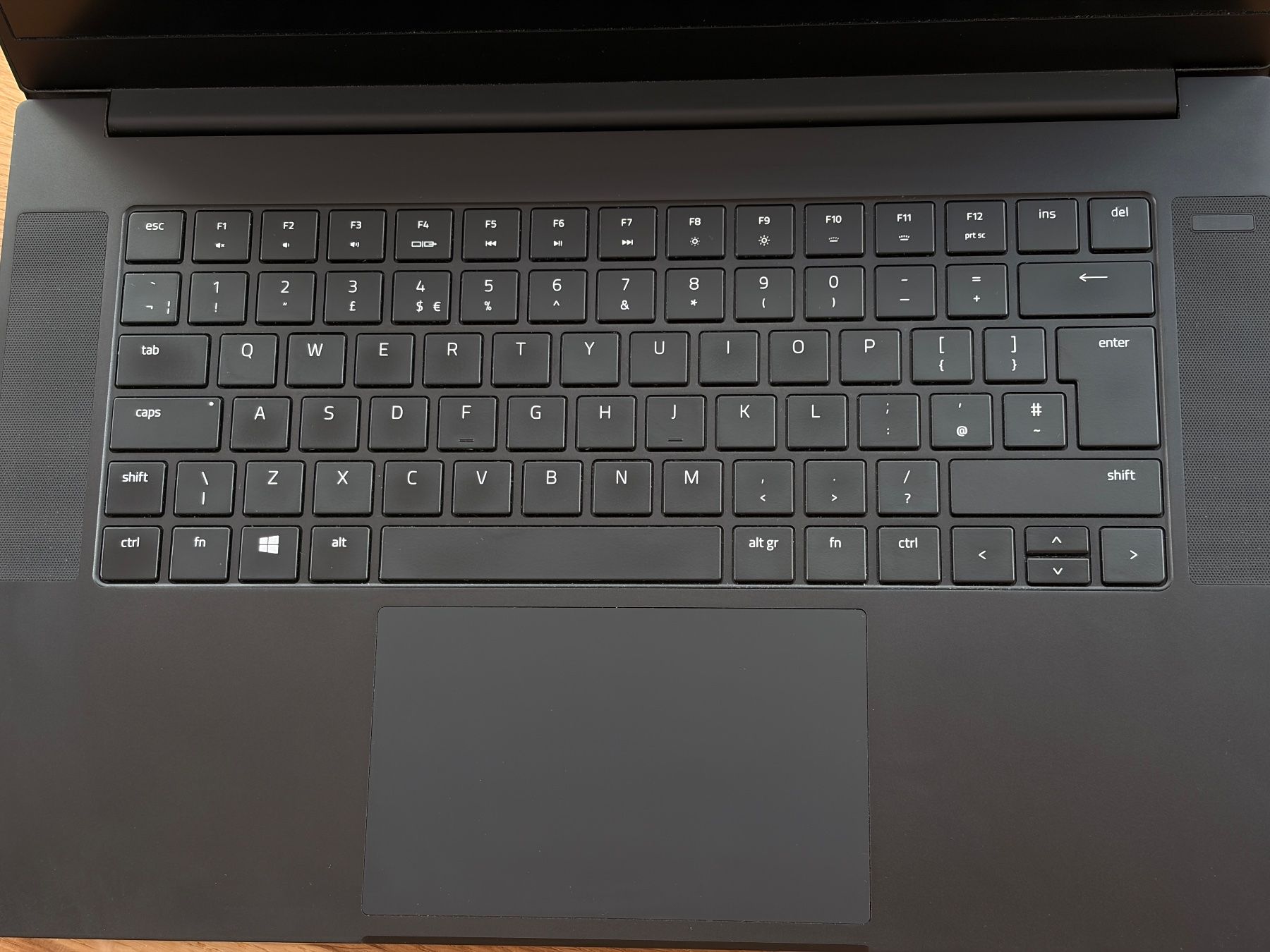 Razer Notebook: Razer Blade 15 Gaming Laptop RTX 2060 – Usato da Zürich venduto da mat_s8x2 3