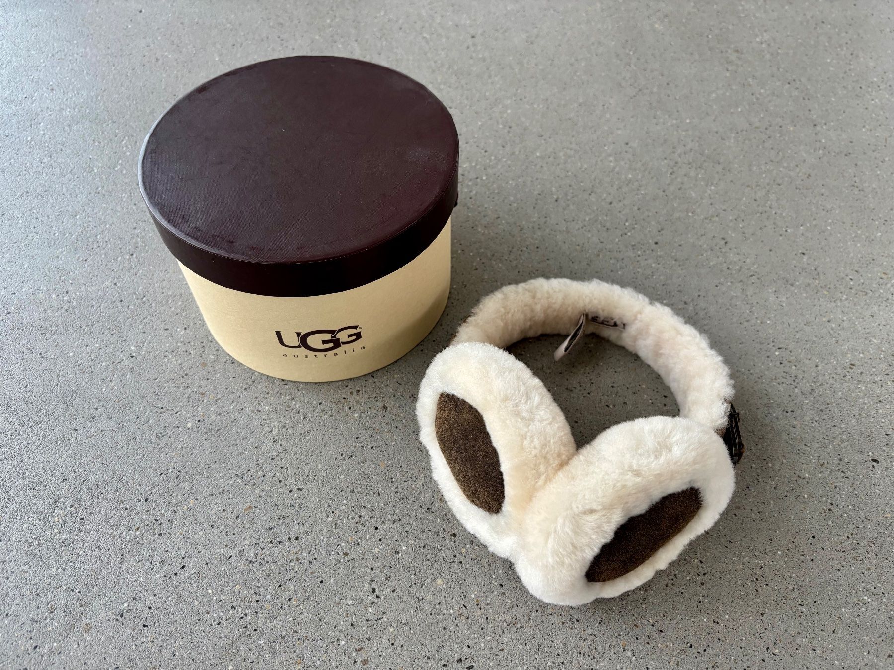 Ugg Copricapi, berretti & cappellini: UGG Ohrenwärmer, wie neu – Usato da Heerbrugg venduto da delpietro