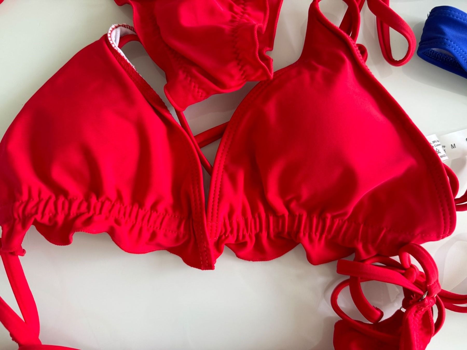 Costumi da bagno & Bikini: BIKINI 4 set – Nuovo (secondo la descrizione) da Adliswil venduto da Jessik0 1