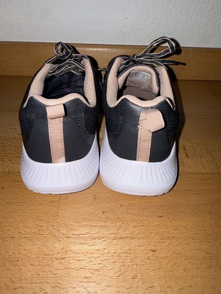 Scarpe da donna: Sport schuhe Gr.39 – Usato da zürich venduto da fufinini4 2