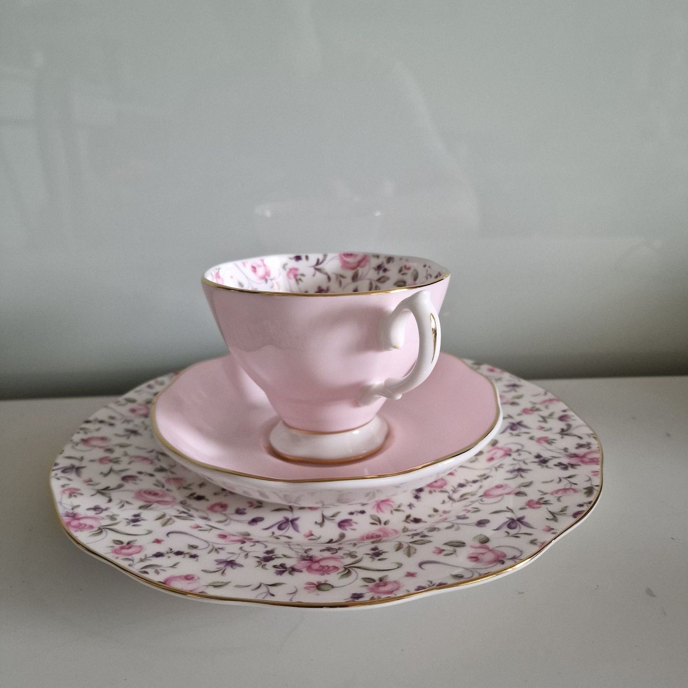 Royal Albert Tazze: Royal Albert Tee-/Kaffeetasse, rosa mit Blumenmuster und Unt – Usato da Birr venduto da sen_sy55 1