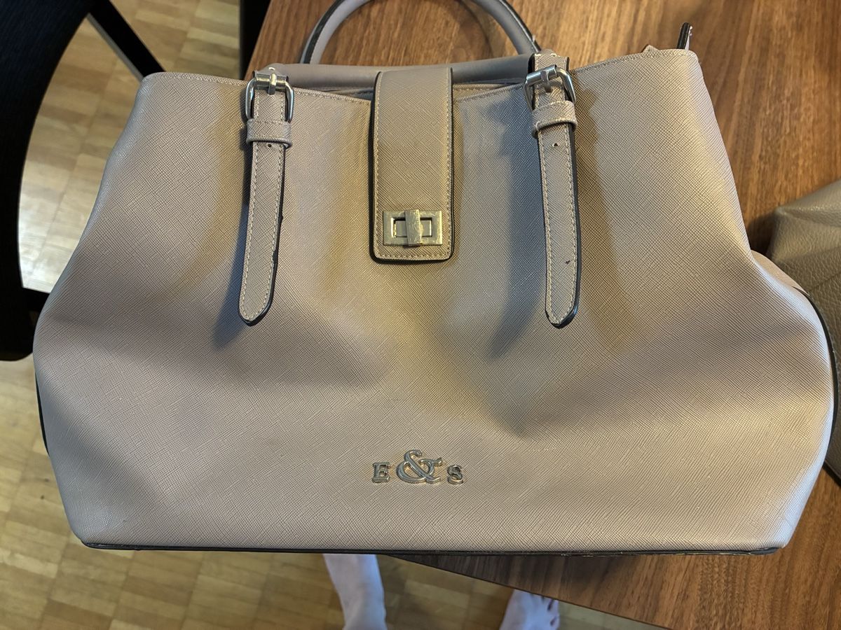 Taschen für Damen: Handtasche beige Marke E&S guter Zustand – Gebraucht aus Arbon von car_v2zm