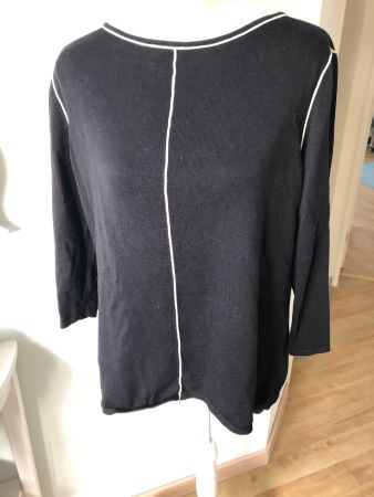 Schwarzer Strickpullover mit weissen Details, Grösse 46