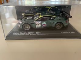 Voiture miniature course Aston Martin 1:43