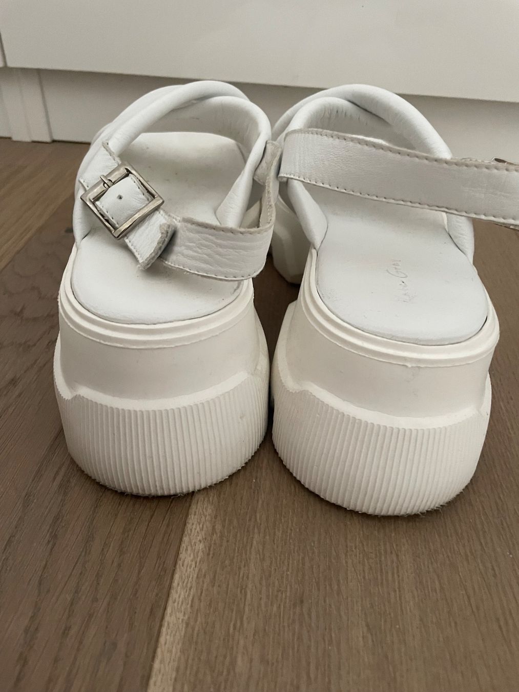 Scarpe da donna: Schicke Sandalen Grösse 41 – Usato da Neuwilen venduto da bobbel01 1