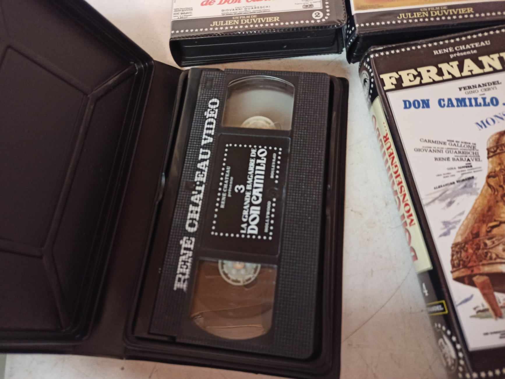 Tutti i VHS: 17 X VHS  Fernandel – Usato da La Chaux-de-Fonds venduto da Emmaus2300CDF 9