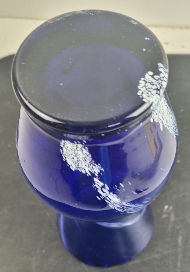 Vasen & Gefässe: Baluster Vase aus blauem Glas mit Lattimo Dekor – Gebraucht aus Flums von Flumsantik 6