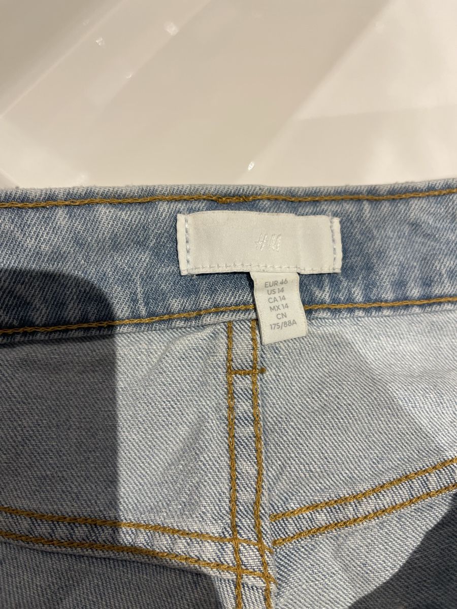 H&M Jeans: H&M Denim-Shorts hellblau Gr. 46 – Usato da Mauren venduto da toppiloppi 2