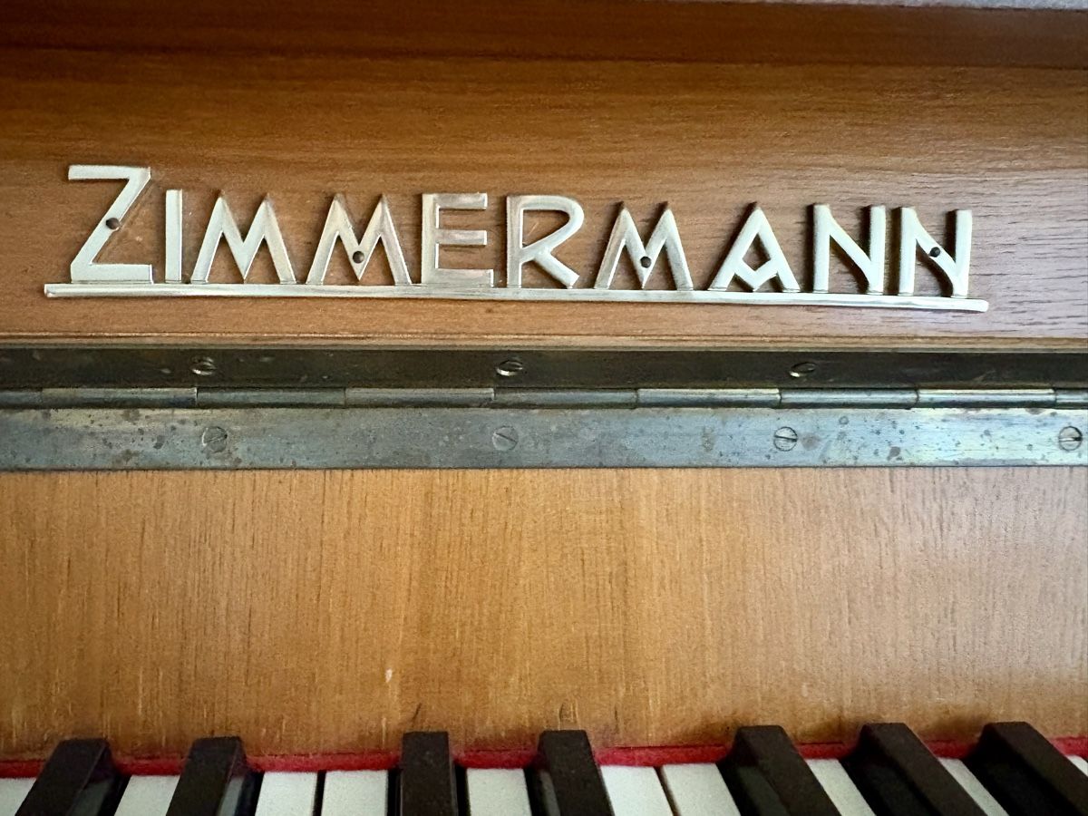 Strumenti musicali: ZIMMERMANN Klavier Nussbaum mit Klavierhocker – Usato da Zürich venduto da nadin.nadin2 5