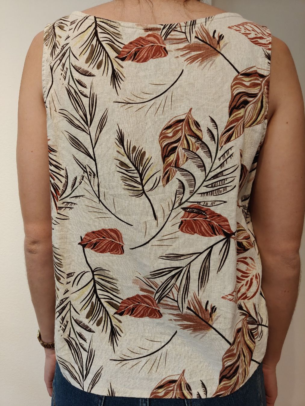 Top: Damen Top beige mit Blattmuster Grösse S – Usato da Olten venduto da Edelw1ss 2