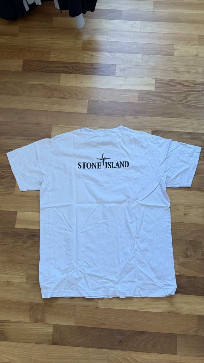 Stone Island T-shirt: Stone Island T-shirt weiss – Usato da Horgen venduto da Aron.zh 1