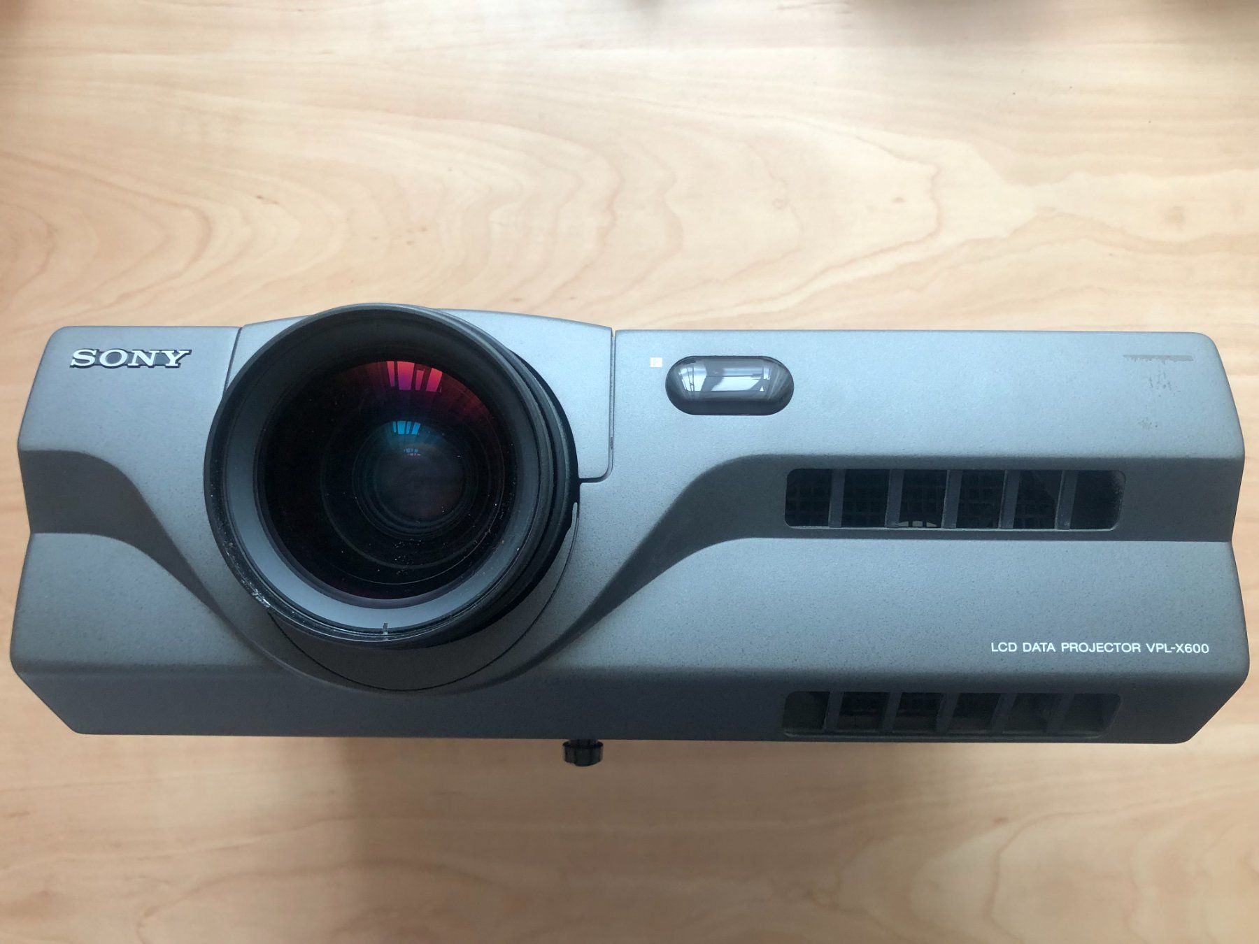 Sony Proiettori: Beamer Sony VPL-X600E – Usato da Wetzikon ZH venduto da d.Artagnan