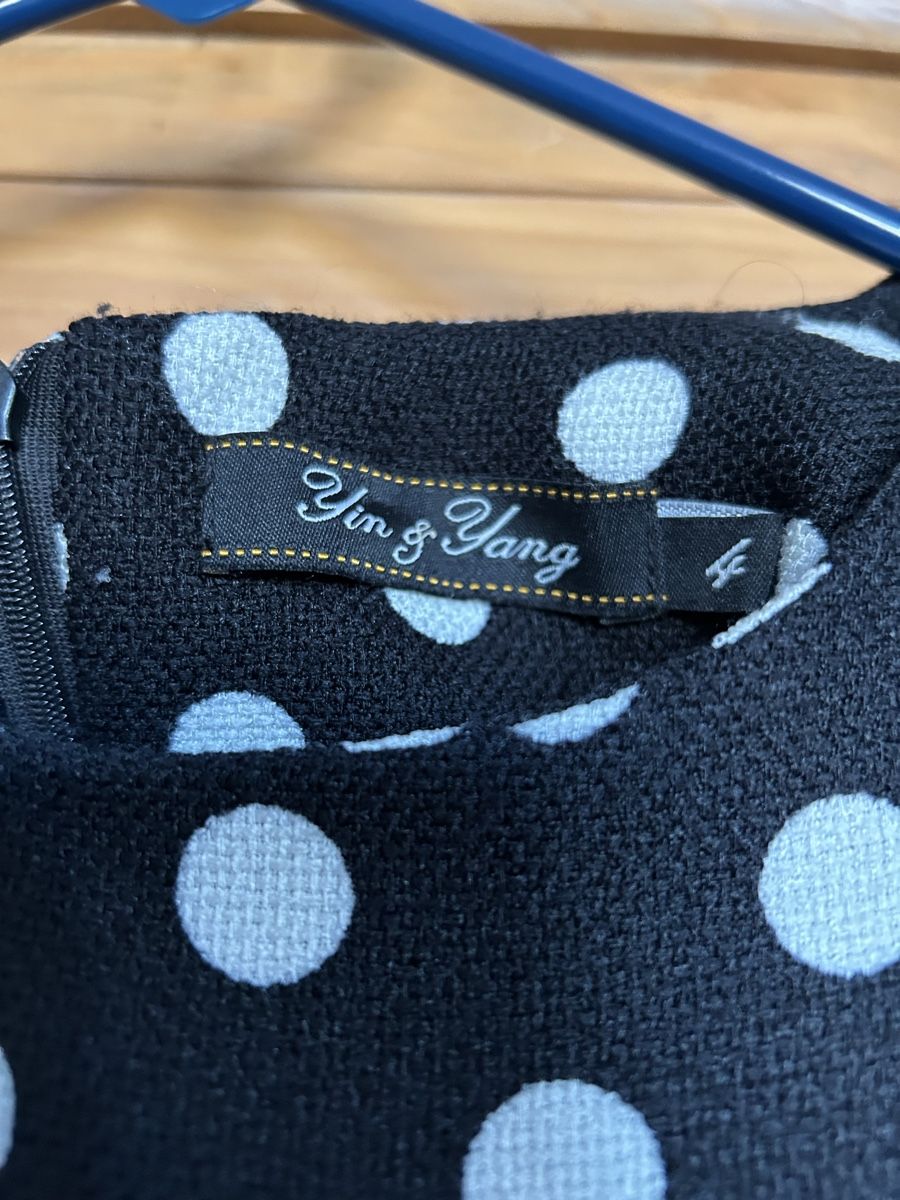 Kleider: Schickes Yin & Yang Kleid Polka Dots Grösse 4 – Gebraucht aus Hausen am Albis von Speedfritz123 1
