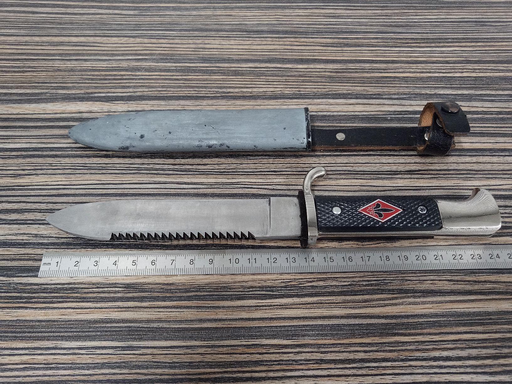 Solingen Zubehör: Messer Solingen Rostfrei mit Sägezahnung und Scheide – Gebraucht aus Reiden von Zofi-Brocki 1