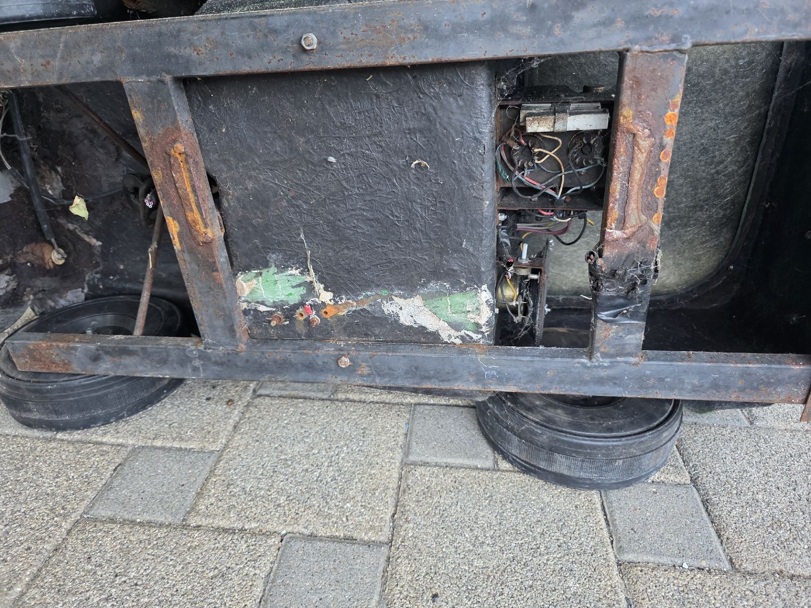 Altro: Altes Karussell Auto/Autoscooter – Usato da Mümliswil venduto da Mizzi77 5
