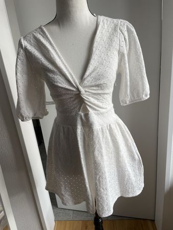 Sommerlicher, weisser Jumpsuit mit Lochmuster Gr. S Neu✨
