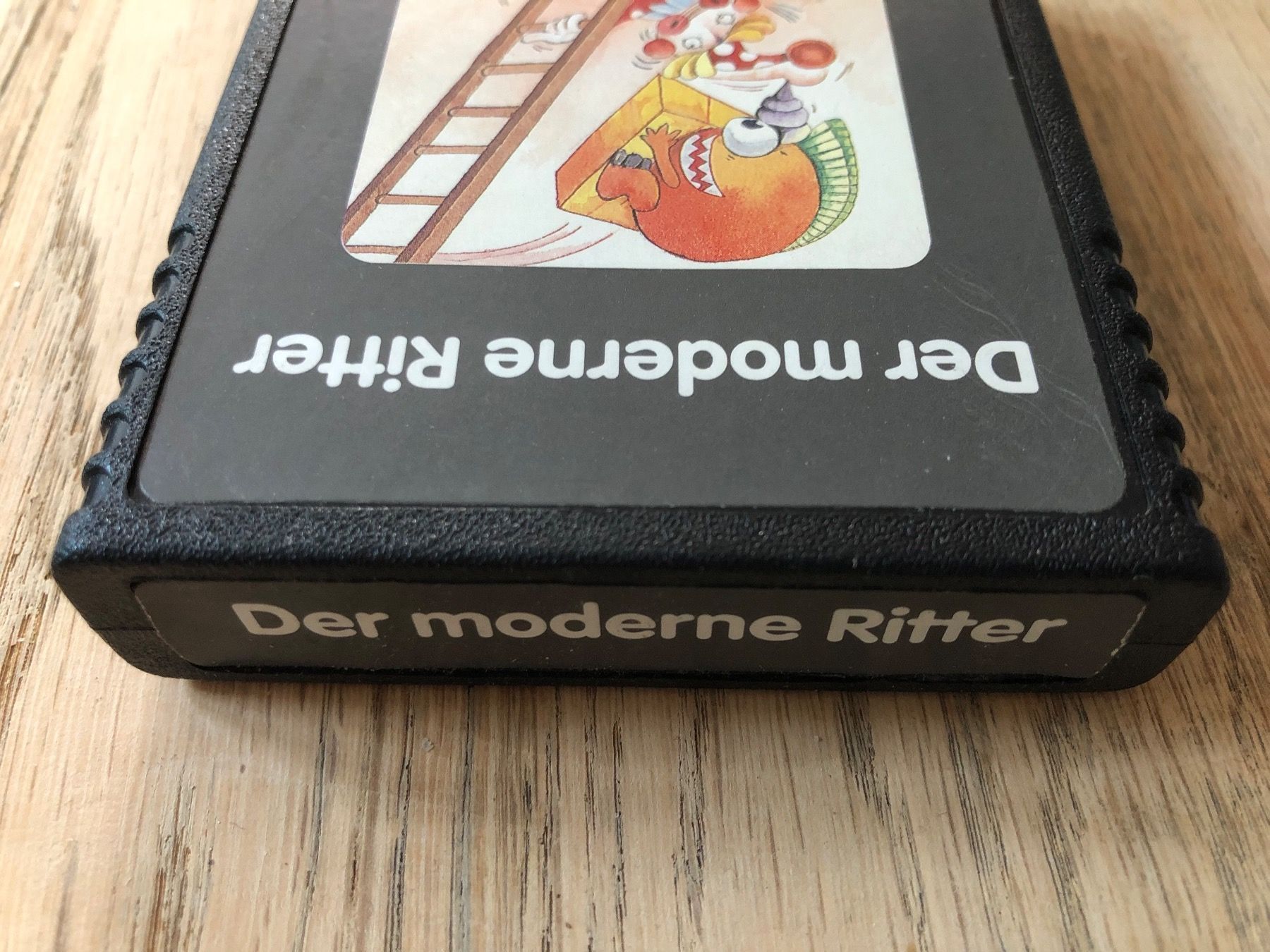Atari Spiele: Der moderne Ritter für Atari 2600 – Gebraucht aus Kestenholz von Matti_10 1