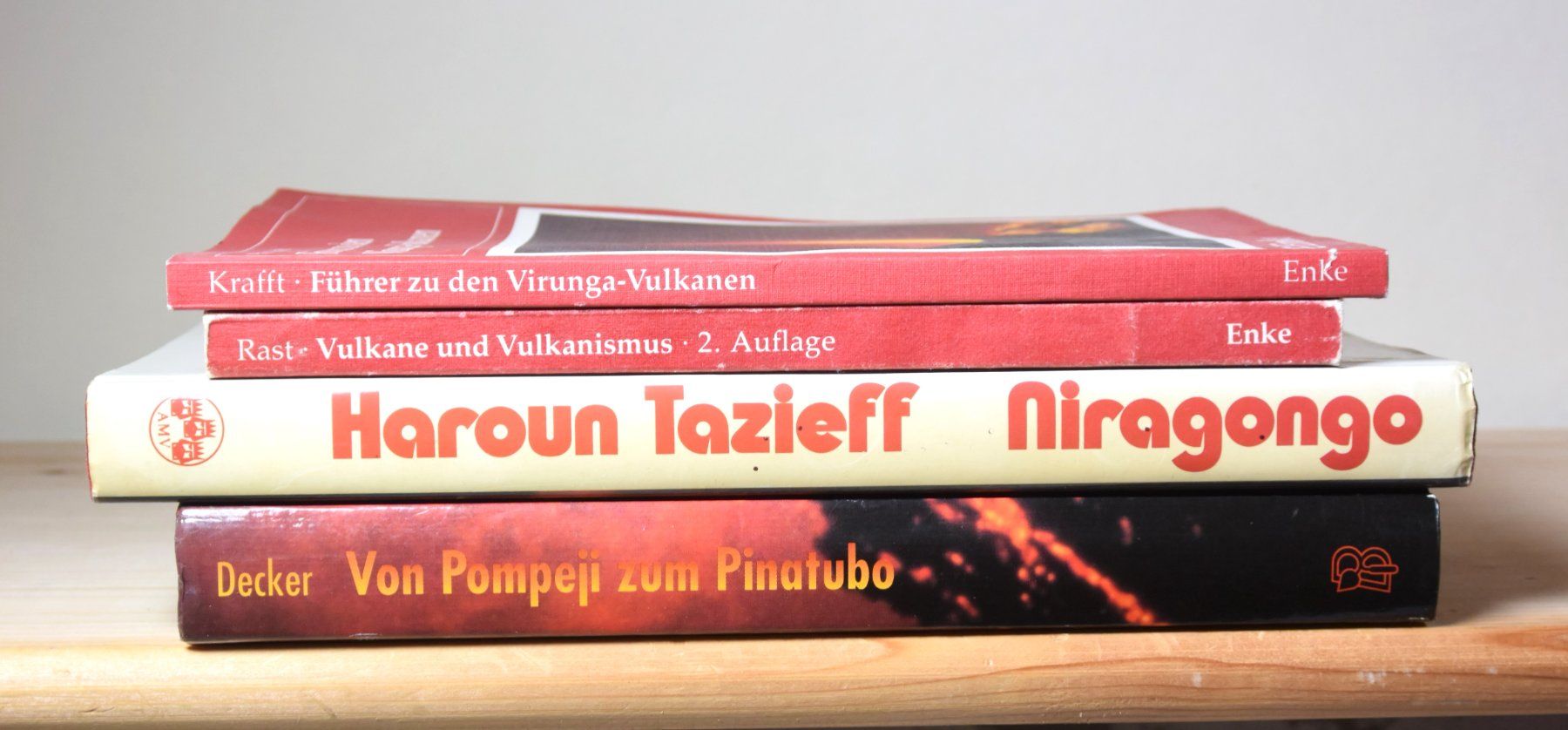 Libri: Konvolut, Lot, Sammlung: Vulkane 4 Titel – Usato da Erschwil venduto da taglang