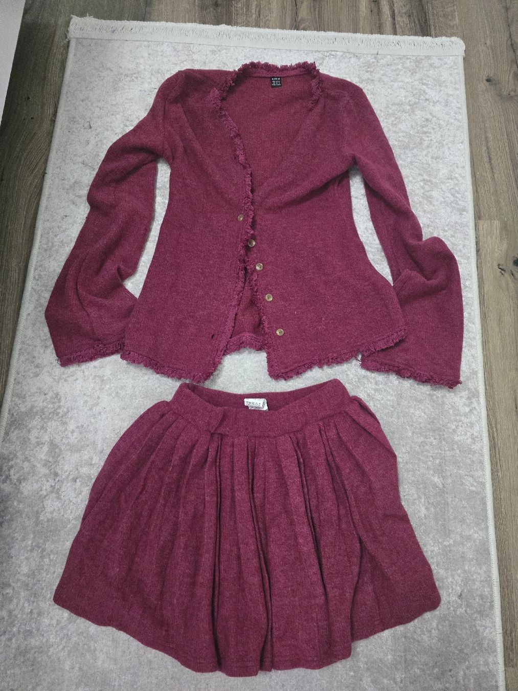 Shein Lotti di vestiti: ensemble jupe – Nuovo (secondo la descrizione) da Tramelan venduto da Andreia25