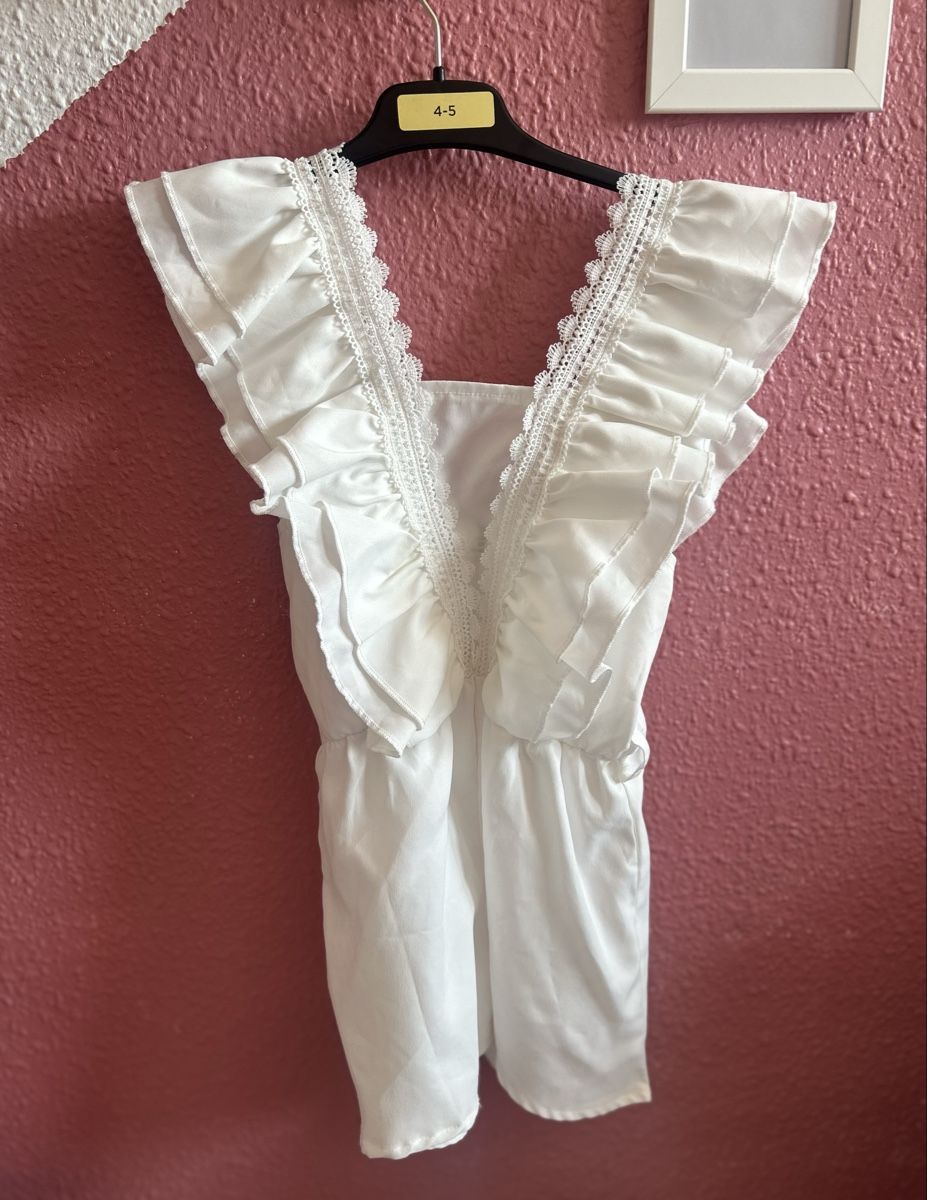 Tute: Combi-short blanc volants dentelle, taille 5 ans, comme neuf – Nuovo (secondo la descrizione) da Carouge GE venduto da Emilynette