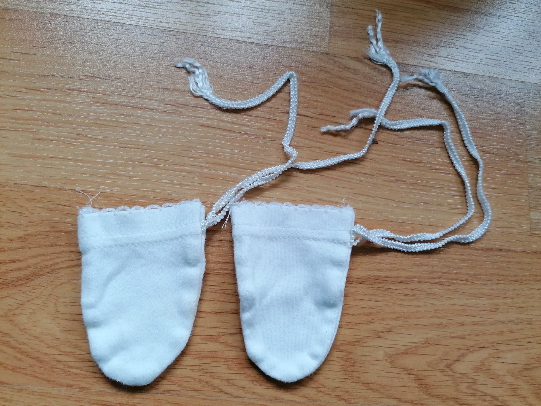 Guanti: Baby Handschuhe – Usato da Büttikon AG venduto da Amineah