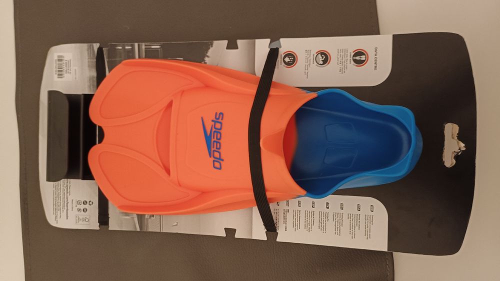 speedo training fins (Neu und originalverpackt) in Le Grand-Saconnex ...