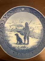 Royal Copenhagen Wandteller 1977, Jäger mit Hund, Top!