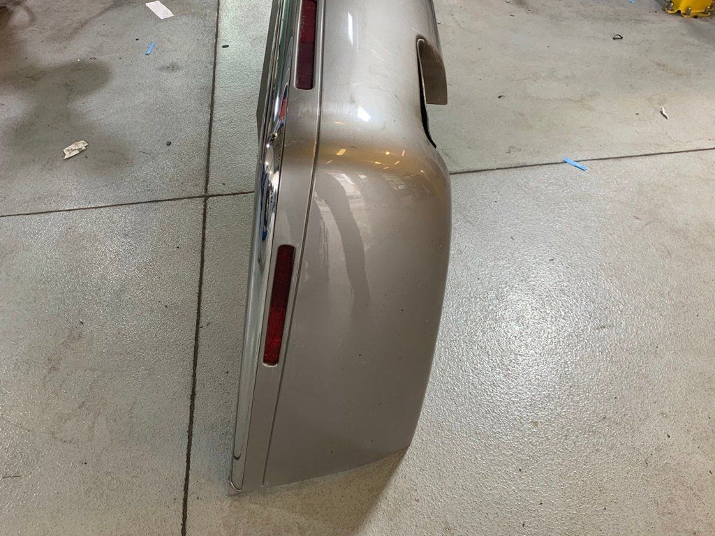 Cadillac Toutes les pièces auto: Stossstange Cadillac Eldorado 95 hinten – D'occasion à Stetten AG par klappag 2