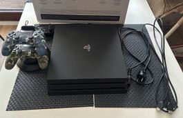 Sony PlayStation 4 Pro mit 1 TB Speicher Modell: CUH-7116B