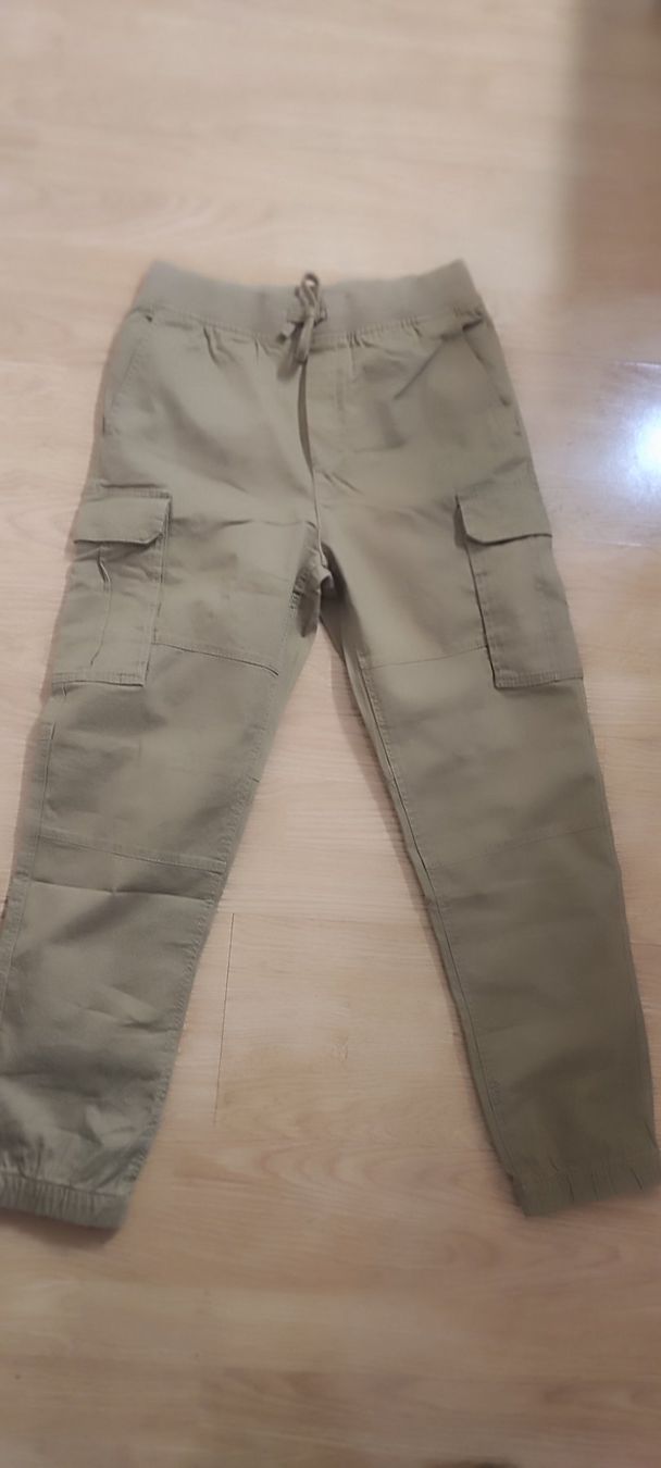 Lotti & Set di vestiti: Kinder Napapirji Pullover gebraucht und Neue Hose – Usato da Tagelswangen venduto da son_z88g