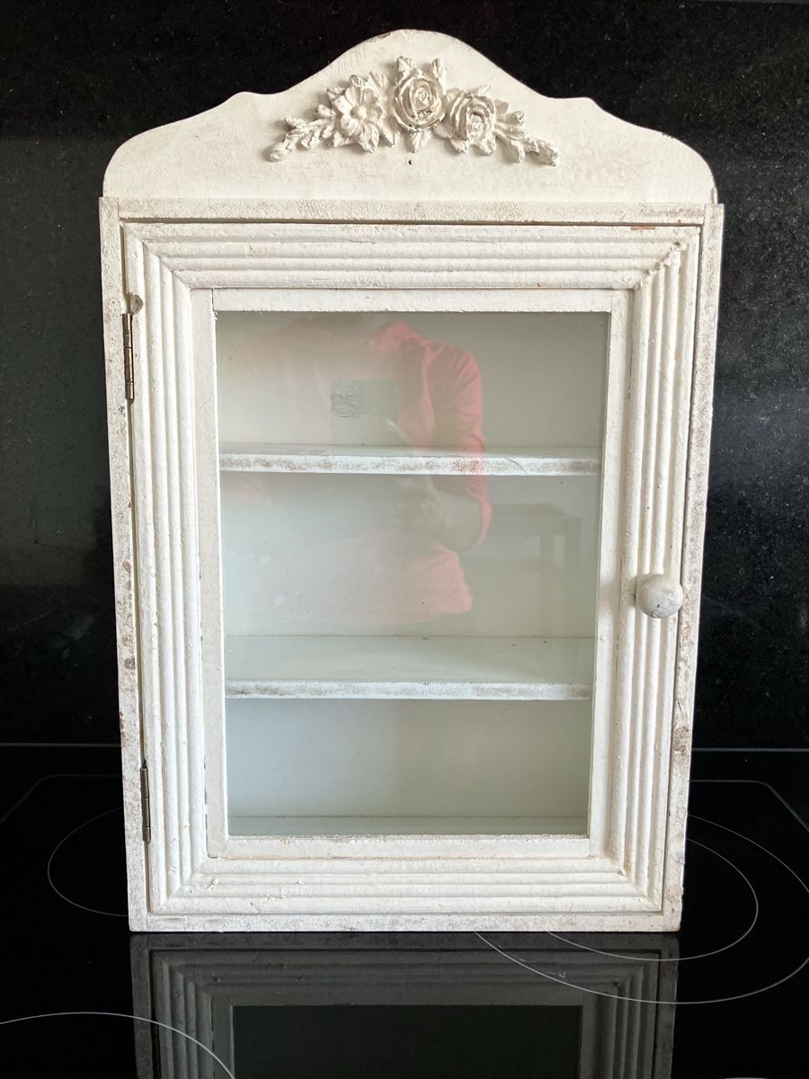 Armadi: Vintage Wandschrank – Usato da Zürich venduto da Lilua78