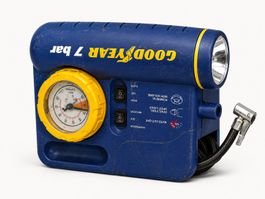 Goodyear 7 Bar Auto-Kompressor mit Lampe 12V