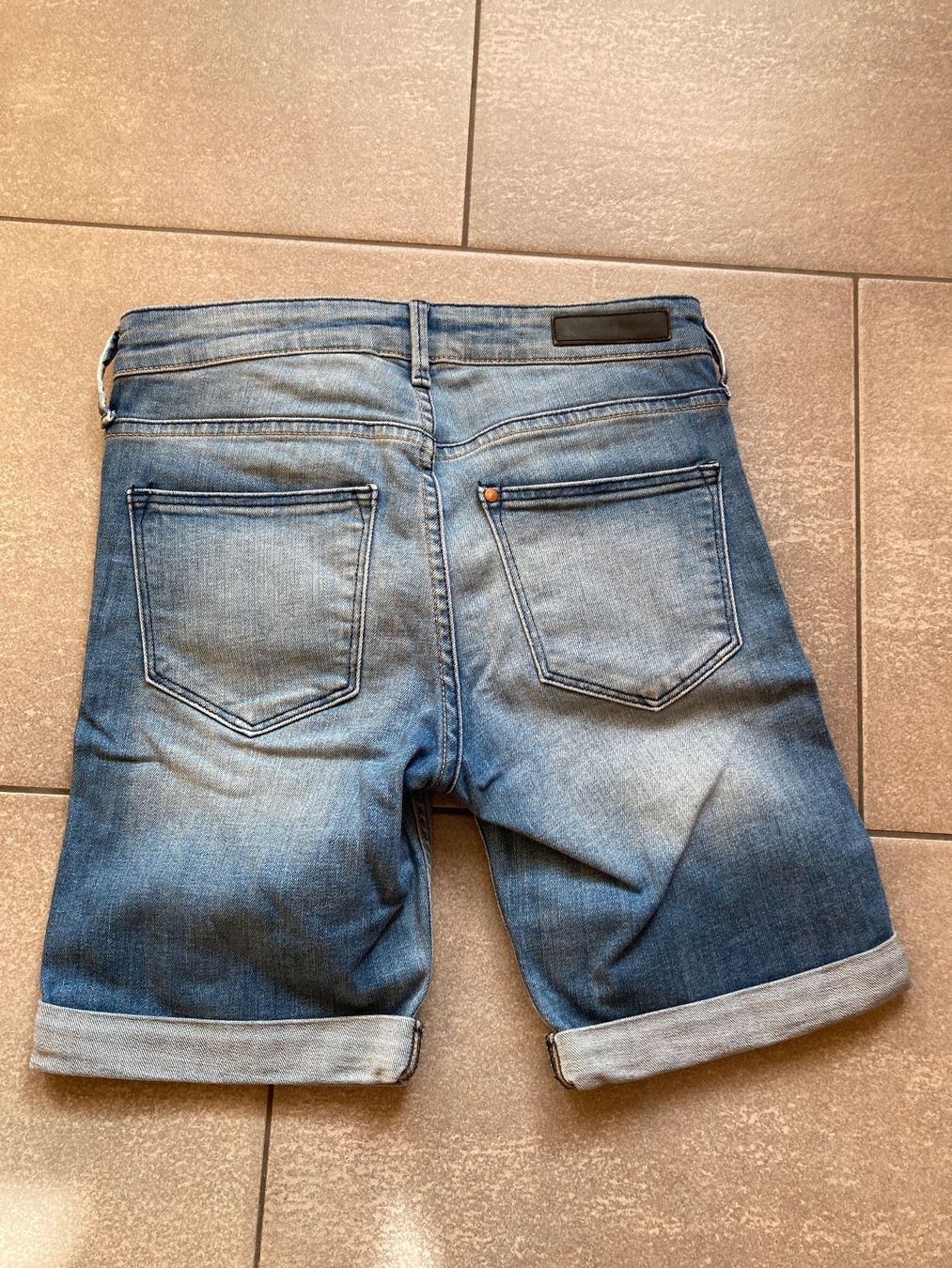 H&M Jeans: Kurze Jeans Gr. 34; H&M – Gebraucht aus Mosnang von Kusli09 1